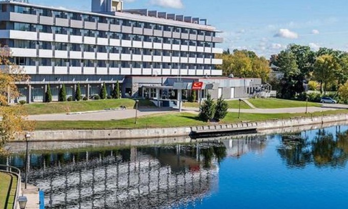 Smiths Falls Cabin | Econo Lodge