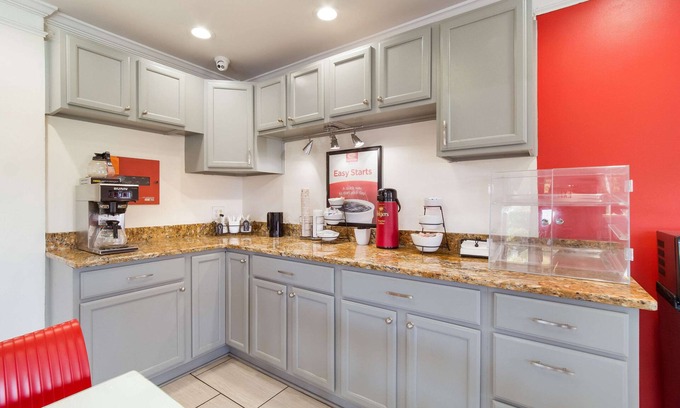 Goose Creek Hotel | Econo Lodge Goose Creek