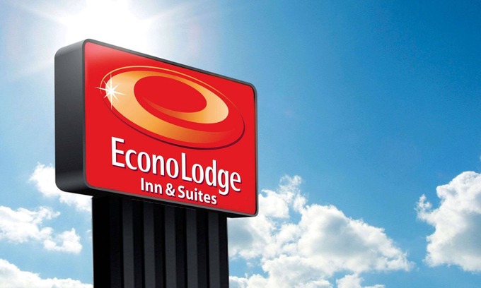 Central Oklahoma City Cabin | Econo Lodge Inn & Suites