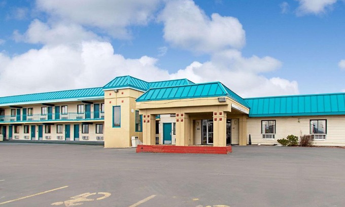 Utica Hotel | Econo Lodge Utica