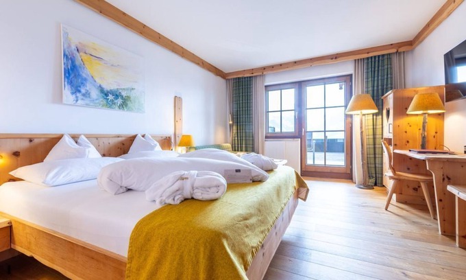 Haus House | "Edelweiß" - double room with bath, sep. WC (from 7 n.) - Natur- und Wellnesshotel Höflehner