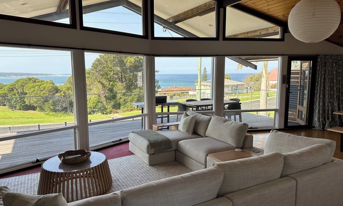 Eden House | Eden Niu – Magnificent Ocean Views and close to everything!