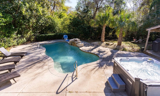 Wilmington House | Eden Oasis ~ Hot Tub, Pool, 2 King Suites, Kids Room, PS4