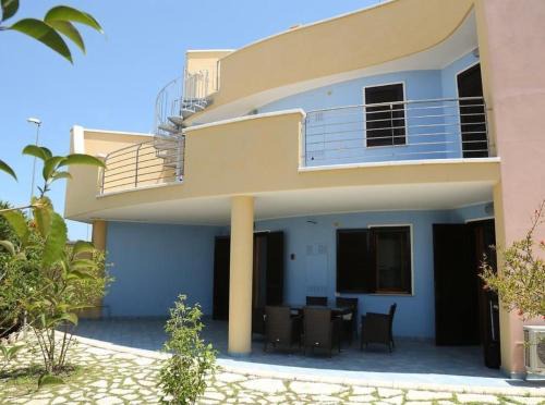 Margherita di Savoia House | Eden village