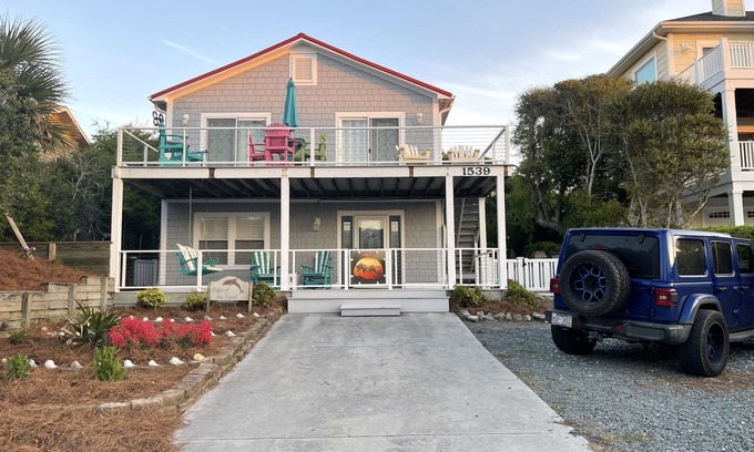 Surf City House | Edge of the Sand, Ocean View, Beach Access across street Includes Linens & Towel
