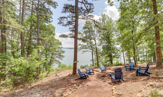 Edgemont House | Edgemont Waterfront Cabin Rental w/Beach Access!