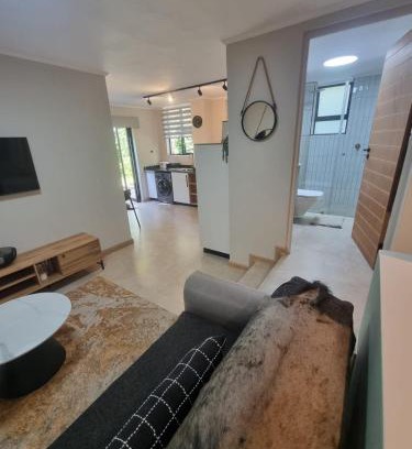 Waterkloof Apartment | Edward suites ,Apartment 2
