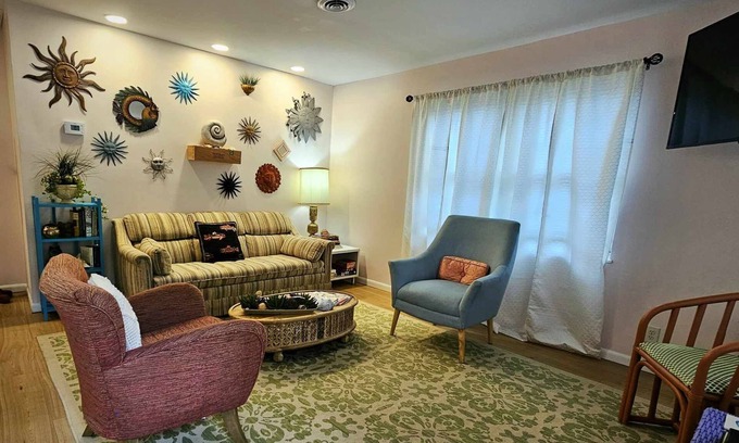 Dayton House | Edwards Hemingway Hideaway