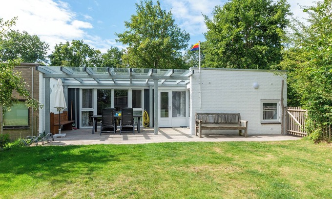 Sint Maartenszee House | Een Heerlijk Vakantiehuis met een Ruime Tuin op Park Duinland in Sint Maartenszee