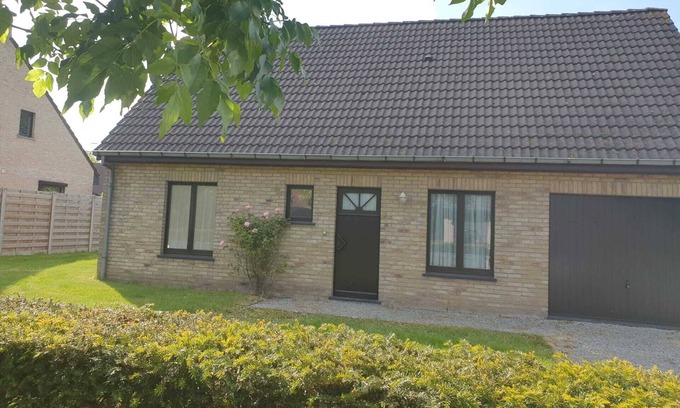 Sleidinge House | Een Privé Kamer in een Gezellige Rustige Omgeving