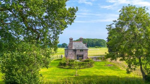 Tattenhall House | Effortlessly stylish hideaway for two in the heart of rural Cheshire