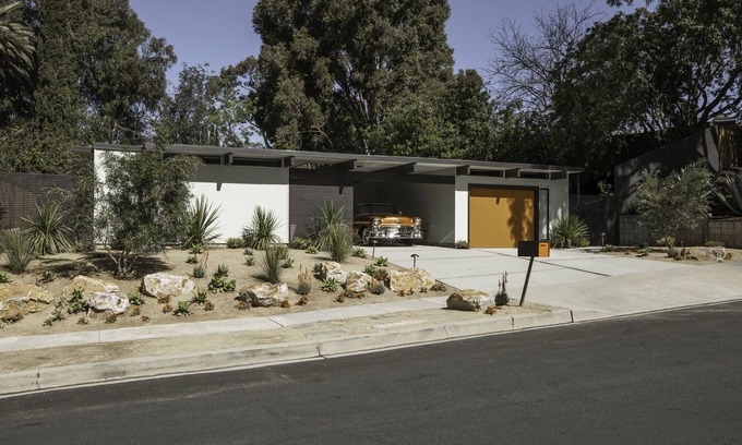 Thousand Oaks House | Eichler Orange - Mid Century Modern