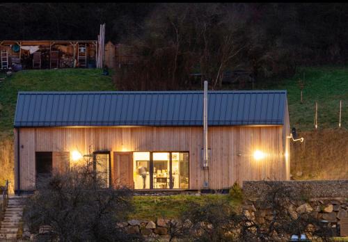 Immerath House | eifelhausaufzeit-Vulkaneifel-Architekten-Chalet mit Sauna im Vulkankrater
