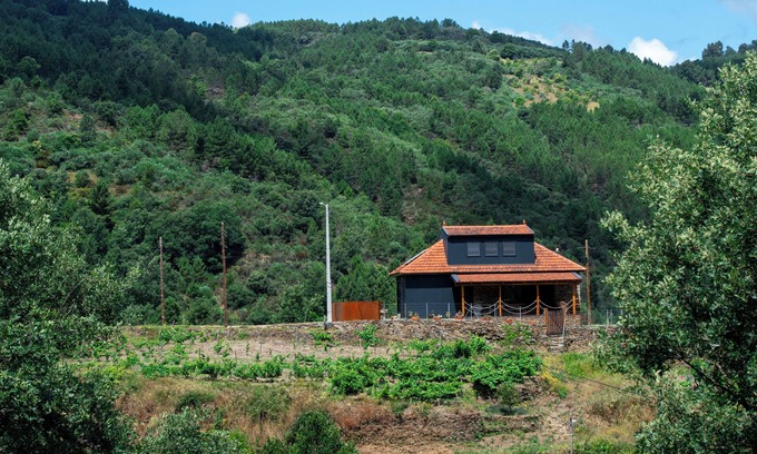 Casares House | Eira Velha House