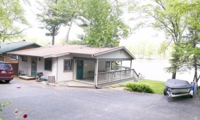 Lake Delton Cottage | Eischen Cottage 2 on Lake Delton