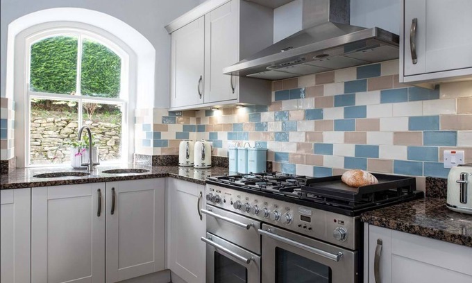 Pentrefelin Cottage | Eisteddfa - sleeps 10 guests in 5 bedrooms