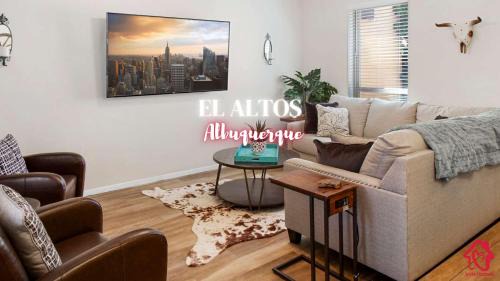 Northeast Heights House | El Altos - An Irvie Home with Summer Pool