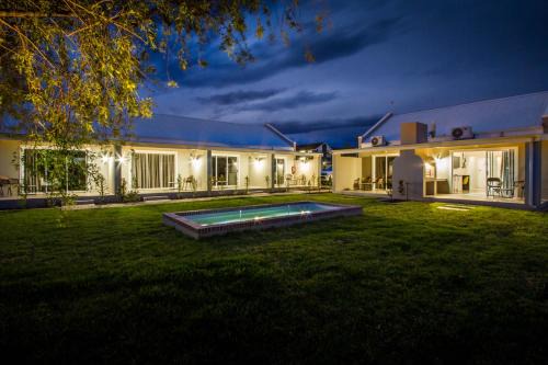 Oudtshoorn House | El Dorado Hotel and Self Catering