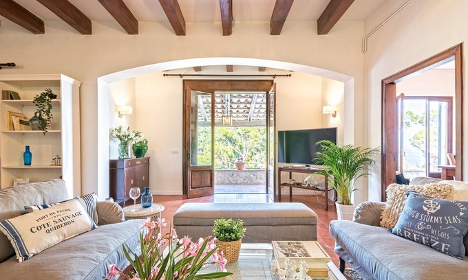 Tamariu Villa | El Portió, tu casa de ensueño junto a la playa.*