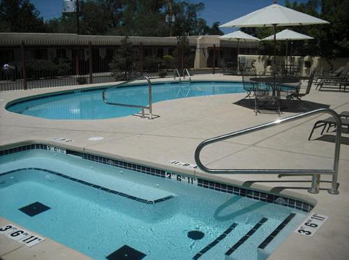Taos Hotel | El Pueblo Lodge