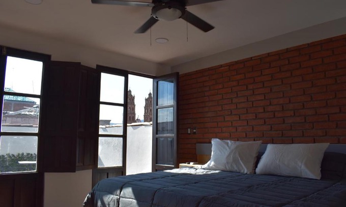 Historic Centre House | El Suburbio - Serapio Rendon