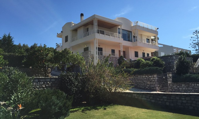 Mikri Mantineia Villa | ELAIANTHOS APARTMENTS – ΜIKRI MANTINIA, KALAMATA
