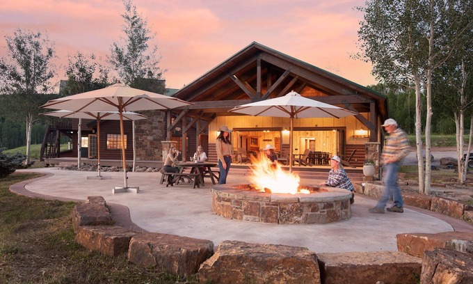 Paonia Cabin | Electric Mountain Lodge: Mountain Views/Restaurant/Bar/Events/Snowmobiles | 8
