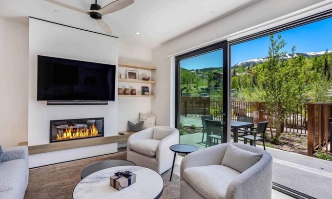 Snowmass Village Cabin | Electric Pass Lodge 105