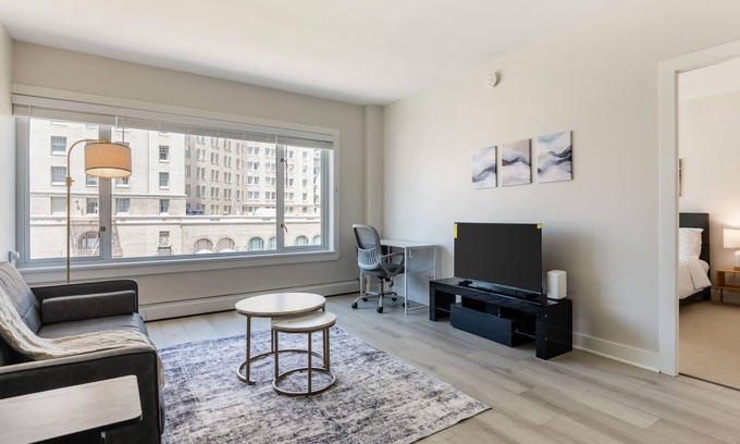 Union Square Apartment | Elegant 1-Bedroom Apartment in Central SF WiFi + Fitness Amenities