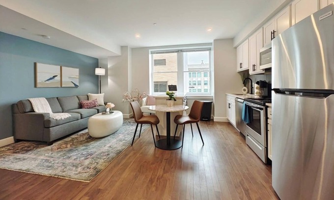 Downtown Jacksonville Apartment | Elegant 1BR King Bed Apts - 1.3 Miles to TIAA Bnk Fld