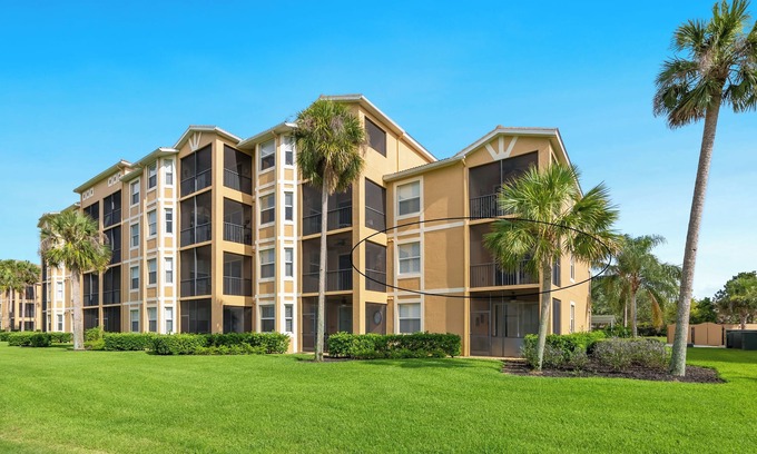 Braden River Condo | Elegant 2-bedroom Condo with Picturesque Pond and Golf Course Views