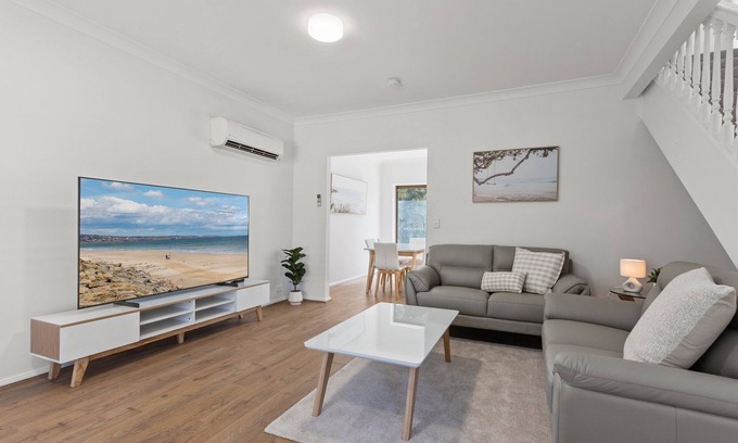 Glenelg South House | Elegant 3-Bed Home Steps from Sunny Glenelg Beach