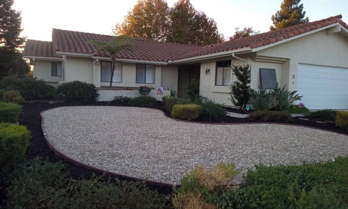 Nipomo House | Elegant 3 bedroom 2 bathroom home on three golf courses 1 mile from the beach.