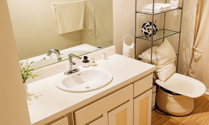 Norfolk House | Elegant 3-bedroom apt in excellent Norfolk