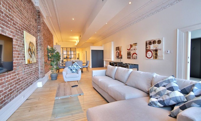 Old Montreal Condo | Elegant 3-bedroom Condo ✭ Old Montreal ✭ Private Terrace