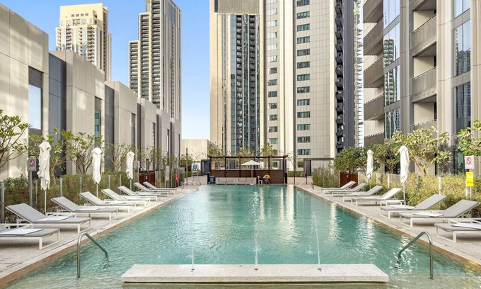 Dubai Apartment | Elegant 3BR Harbour | Stay City Views & Pool Access in Prime Location