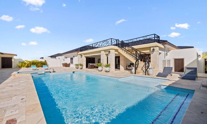 Noord Villa | Elegant 4BR Villa w/Private Pool - Near the Beach at Sol Palmera by Bocobay
