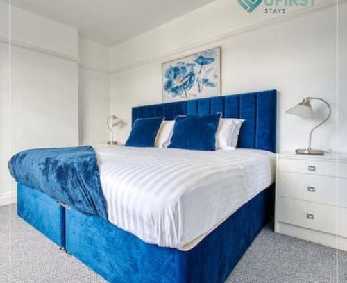 Nottingham Apartment | Elegant 8-BR Home - Near Sherwood, City Hospital & Nottingham City Centre - Garden - Sleeps 16