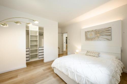 Faenza Apartment | Elegant Apartment - Free WiFi, Private Parking & Air Conditioning