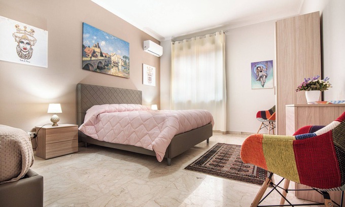 Catania City Centre Apartment | Elegant Apartment in the Center of Catania with Terrace and Etna View -StesicoROOM