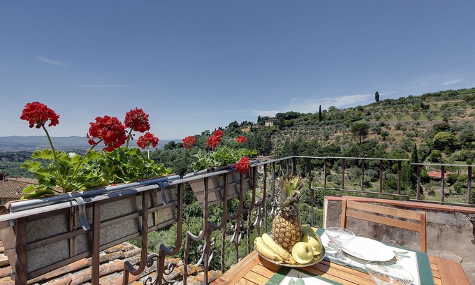 Florence Apartment | Elegant Apartment On The Hill