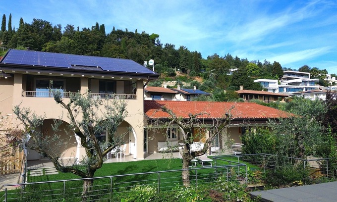 Puegnago del Garda Apartment | Elegant Apt 1 in Villa with Pool and garden - Lake 5 Minutes walks