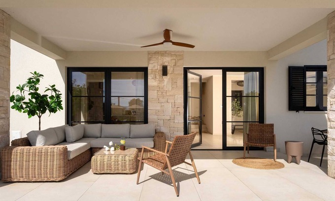 Drenje Villa | Elegant Casa di Estelle with sea view