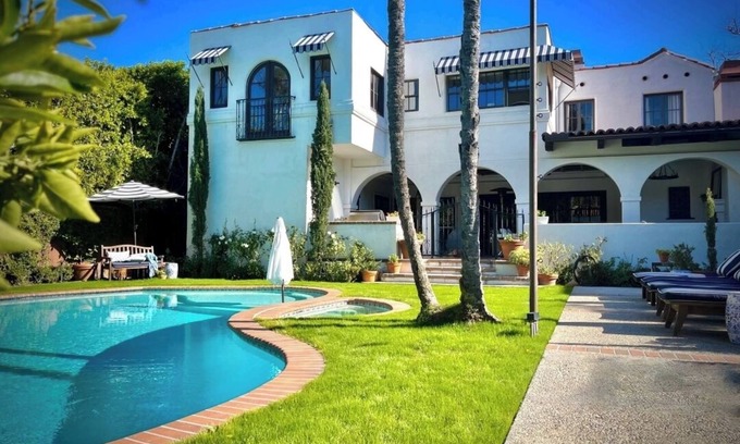 Windsor Square Villa | Elegant & Central Hollywood Estate