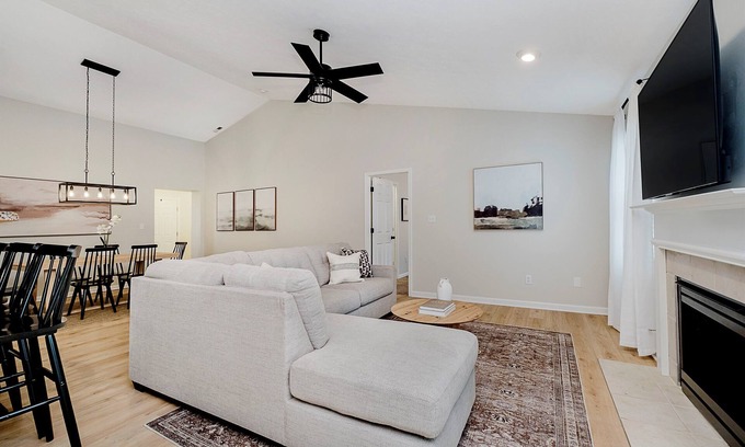 Noblesville House | Elegant Comfort in Noblesville’s Timber Ridge!