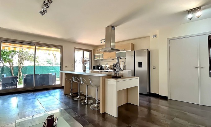 Mont Boron Apartment | Elegant Haven of Peace | Garage | Terrace | Garden | Residential Pool |WiFi