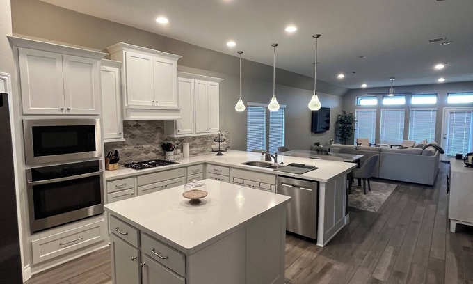 San Marcos House | Elegant home centrally located between Austin and San Antonio