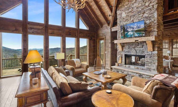 Boone Cabin | Elegant Home with Incredible Views