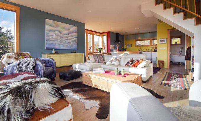 Capital Region House | Elegant house in nature reserve at city limits. Peace and tranquility!