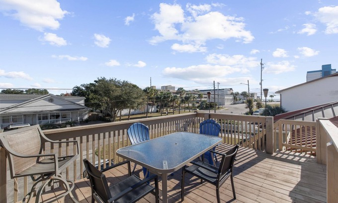 Myrtle Beach House | Elegant, Huge, 4King/Private Pool/Huge Yard/GameGarage/Rooftop Deck w Ocean View